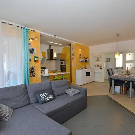 Radovani Peaceful And Serene With Terrace - Two Bedroom With Terrace Apartment Rovinj