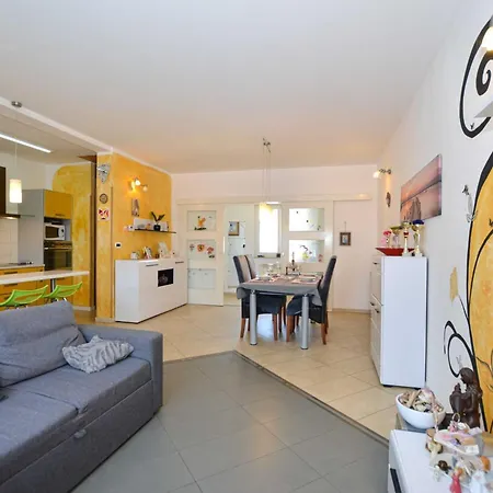 Radovani Peaceful And Serene With Terrace - Two Bedroom With Terrace Rovinj