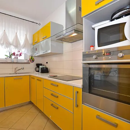 Radovani Peaceful And Serene With Terrace - Two Bedroom With Terrace Apartment