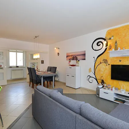 Apartment Radovani Peaceful And Serene With Terrace - Two Bedroom With Terrace